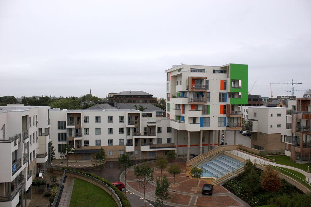 Apartemen The Luxurious Semi-circle *